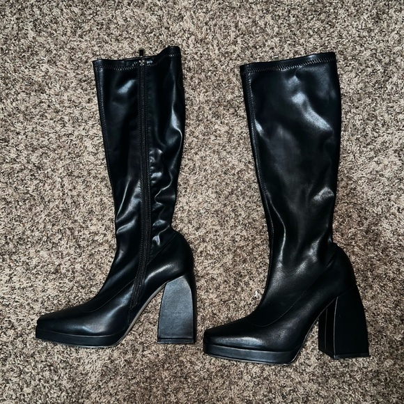 Princess Polly Zayas Black Knee High Boots - Picture 3 of 5